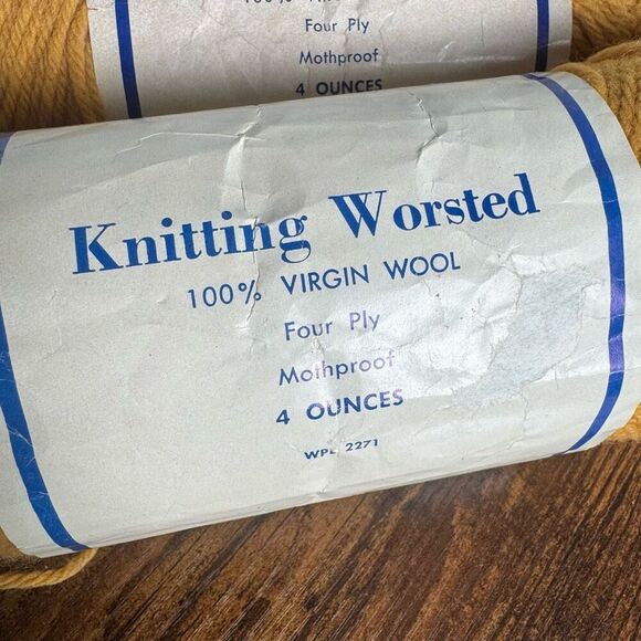 New Knitting Worsted yarn vintage 2 skeins 100% virgin wool 4 ounces yellow - Picture 3 of 6